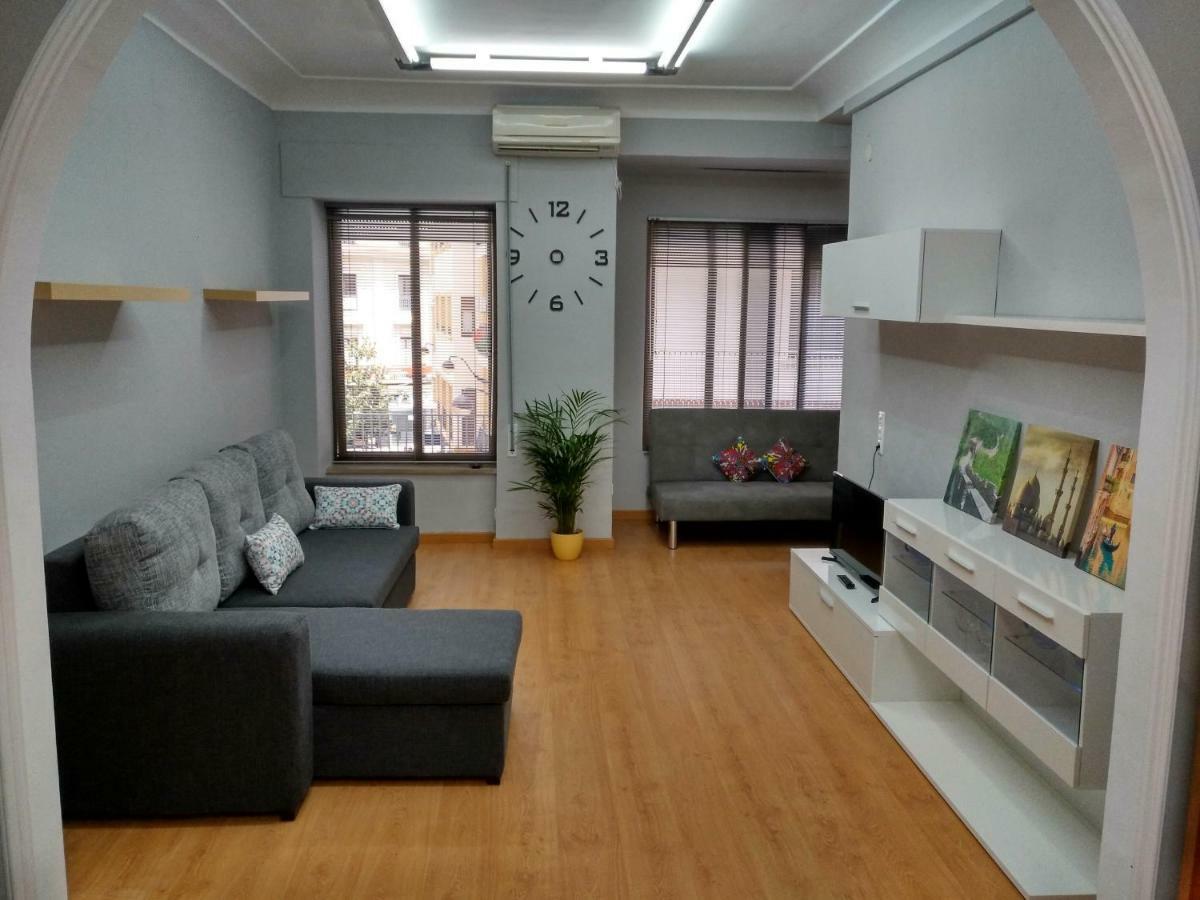 Eduardo Lucena 5, Alcazar Apartment Kordoba Bagian luar foto